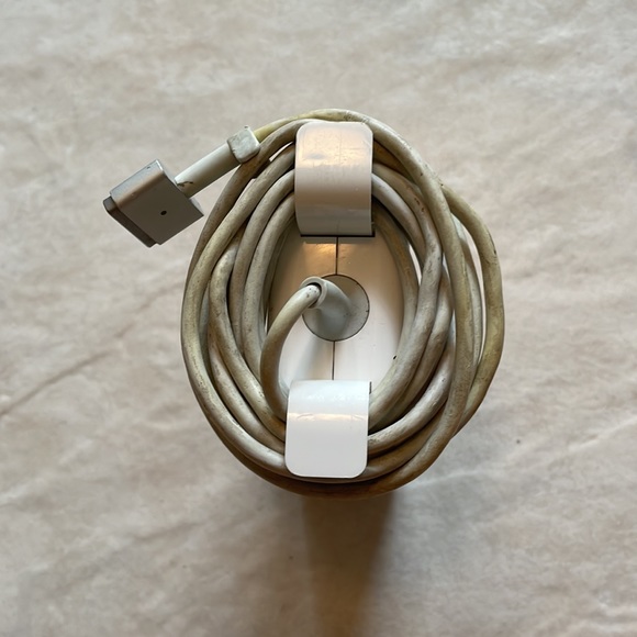 Apple 45W MagSafe 2 Power Adapter/ Charger for MacBook Air - Picture 8 of 8